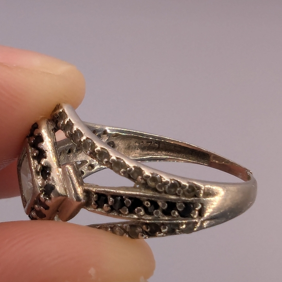 Size 5 Silver Ring - Broken - Picture 6 of 7